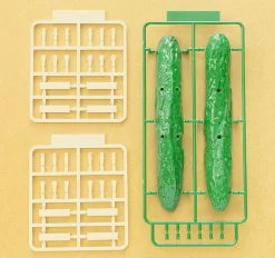 Plastic Models><noscript><img width=