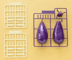 Plastic Models><noscript><img width=