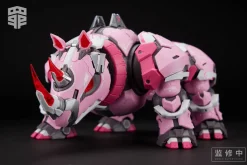 Plastic Models><noscript><img width=