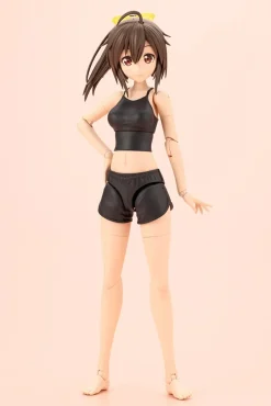 Plastic Models><noscript><img width=