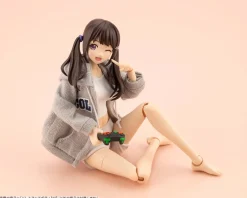 Plastic Models><noscript><img width=