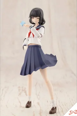 Plastic Models><noscript><img width=