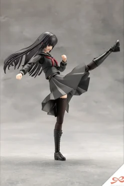 Plastic Models><noscript><img width=